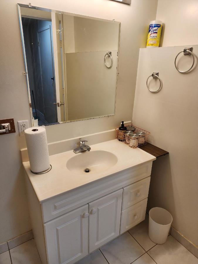Economical Homestay Burnaby Eksteriør billede